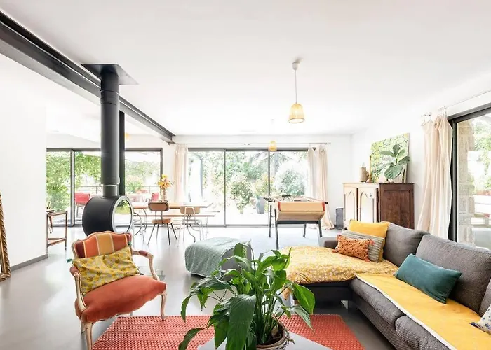 La Coursive : Belle Maison De Standing Avec Piscine