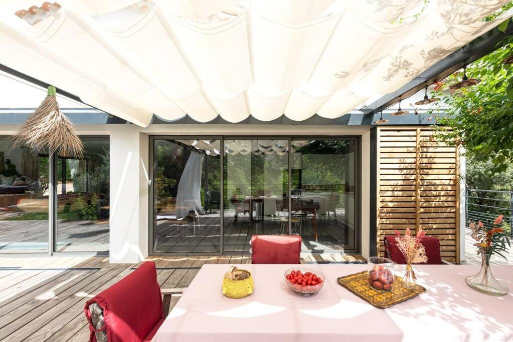 Villa La Coursive : Belle Maison De Standing Avec Piscine *